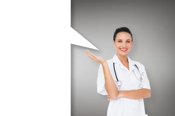 Enfermera presentando con burbuja del habla — Foto de Stock