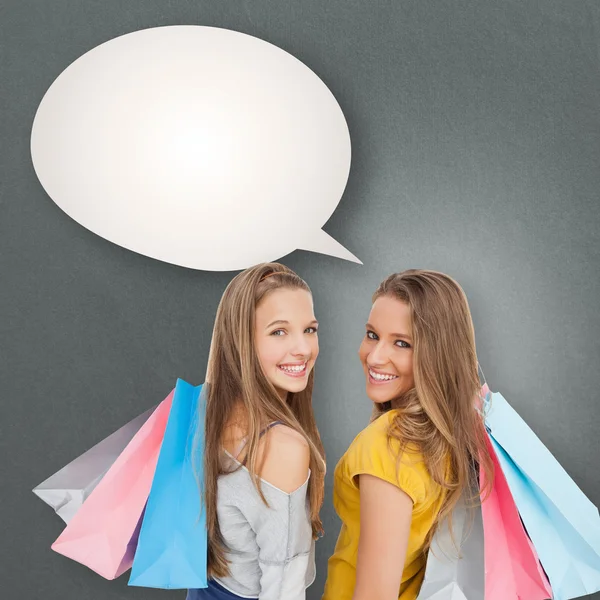 Deux femmes avec sacs à provisions — Photo