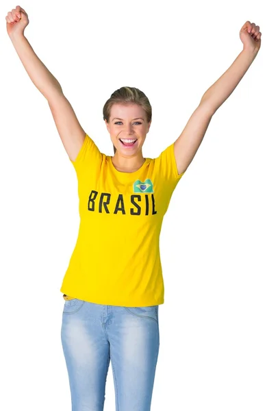 Aufgeregter Fußballfan im Brasilien-T-Shirt — Stockfoto