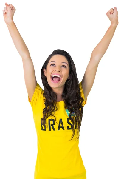 Emocionado fanático del fútbol en camiseta brasil — Foto de Stock