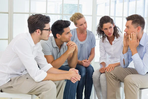 Gruppentherapie in der Sitzung — Stockfoto