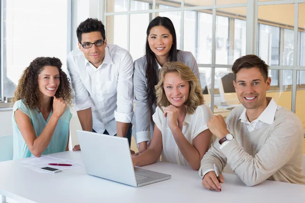 Business-teamet med ett möte — Stockfoto