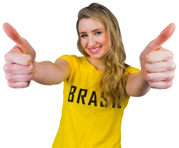 Pěkný fotbalový fanoušek v brasil tričko — Stock fotografie