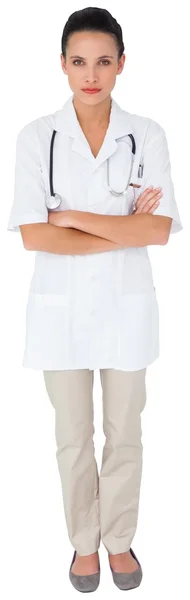 Hübsche Krankenschwester mit verschränkten Armen — Stockfoto