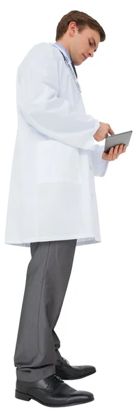 Doctor using tablet pc — Stock Photo, Image