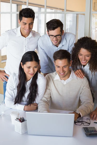 Zakelijke team met een bijeenkomst — Stockfoto