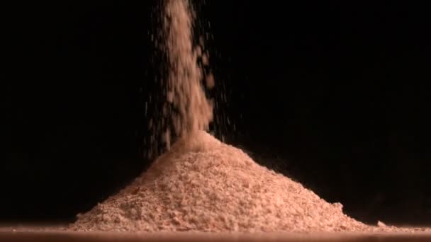 Vertido de harina — Vídeo de stock