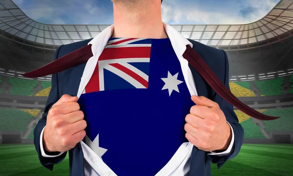 Geschäftsmann öffnet Hemd, um australische Flagge zu enthüllen — Stockfoto