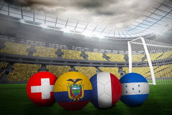 Groupe e ballons de football Coupe du monde — Photo