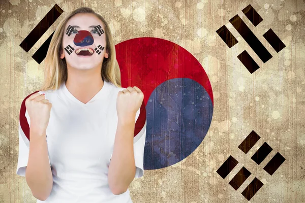 Excitada fã da Coréia do Sul em pintura facial — Fotografia de Stock