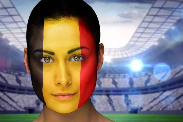 Kompositbild eines schönen belgischen Fans in Gesichtsfarbe — Stockfoto