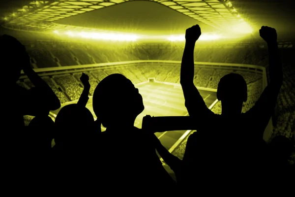 Silhouettes de supporters de football — Photo