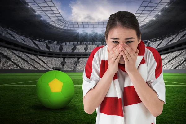 Nervous football fan looking ahead — Stock Photo, Image