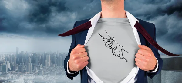 Biznesmen otwarcia koszula w stylu superbohatera — Zdjęcie stockowe