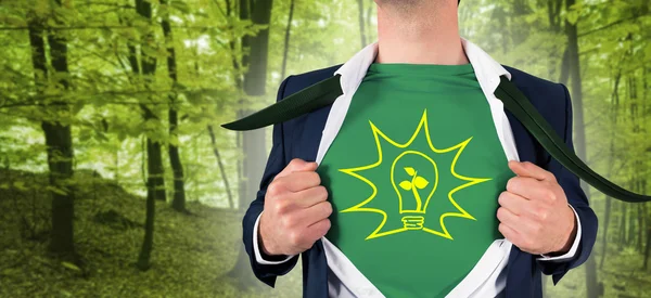 Chemise d'ouverture homme d'affaires en style super-héros — Photo