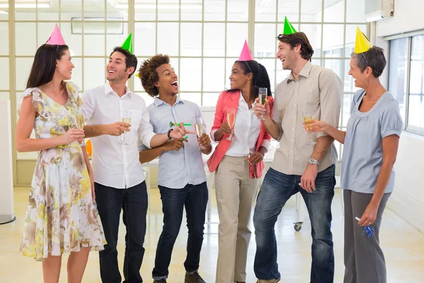 Coworkers celebrate accomplishment — Stock Photo, Image