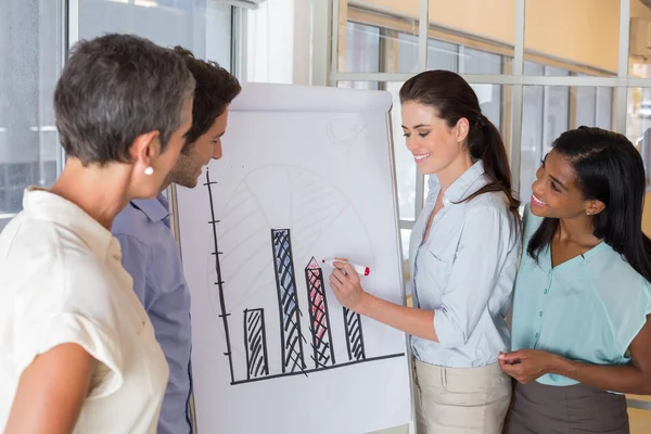 Business people working on graph for presentation — Stock Photo, Image
