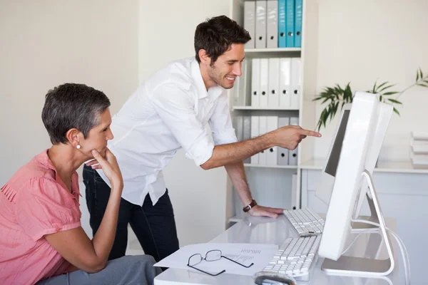 Business team che lavorano insieme — Foto Stock