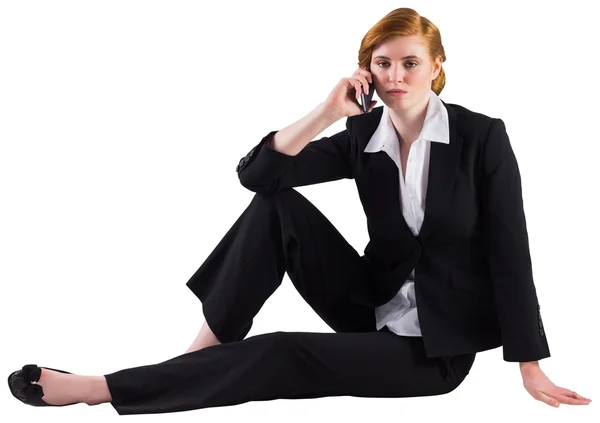 Redhead zakenvrouw op de telefoon — Stockfoto