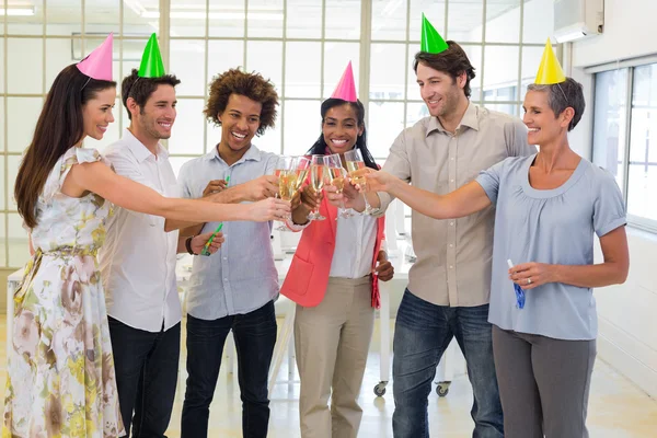 Medarbetare fira framgång — Stockfoto