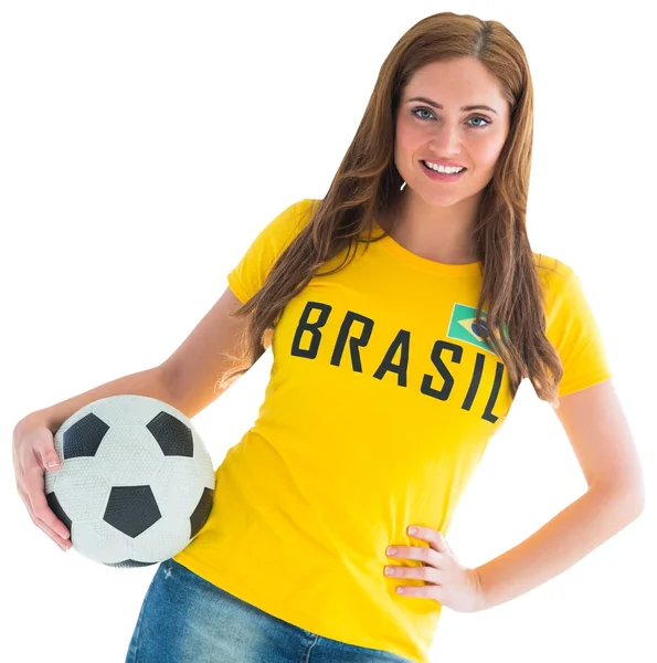 Ganska fotbollsfan i brasil t-shirtvőlegény és menyasszony fog gyümölcsök ünnepség — Stockfoto