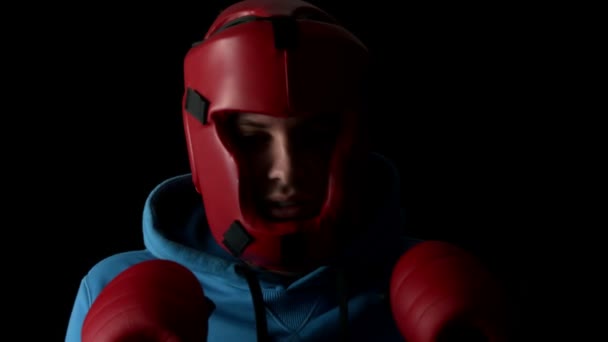 Sportovní mladý muž boxu — Stock video