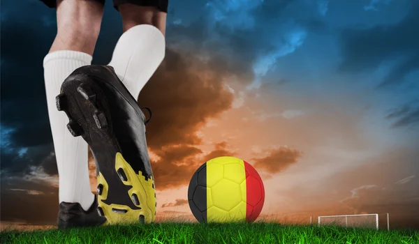 Fußballschuh kickt deutschen Ball — Stockfoto