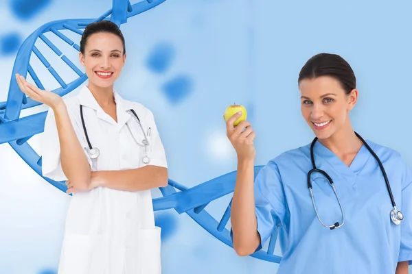 Feliz equipo médico femenino — Foto de Stock