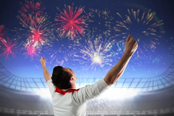 Emocionado fanático del fútbol animando — Foto de Stock