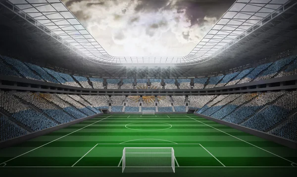 サッカー競技場に対するアルゼンチンの国旗 — ストック写真