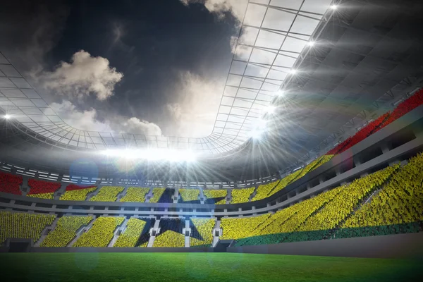 サッカー競技場に対するガーナの旗 — ストック写真