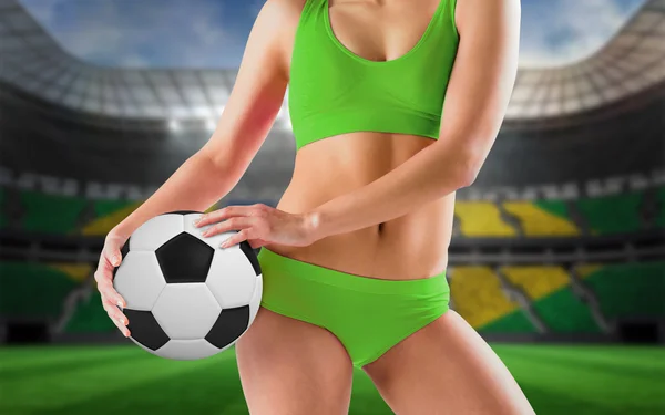 Kız Futbol holding bikini — Stok fotoğraf