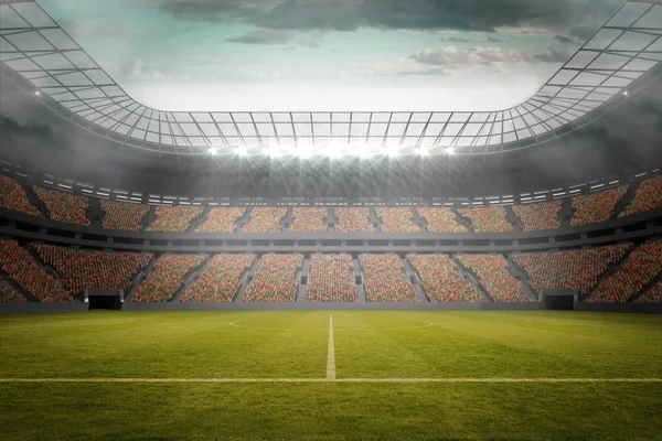大規模なスタジアムでのサッカーのピッチ — ストック写真