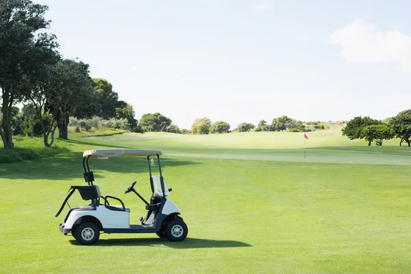 Golf-Buggy mit niemand in der Nähe — Stockfoto