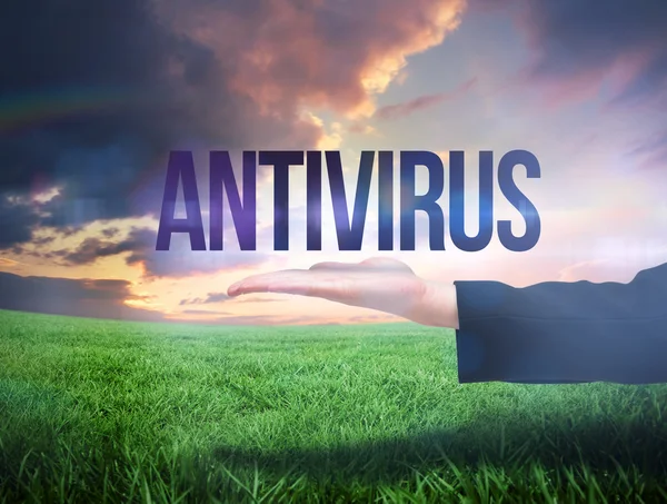 Empresários mão apresentando a palavra antivírus — Fotografia de Stock