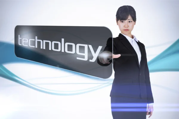 Empresaria apuntando a la tecnología de la palabra — Foto de Stock