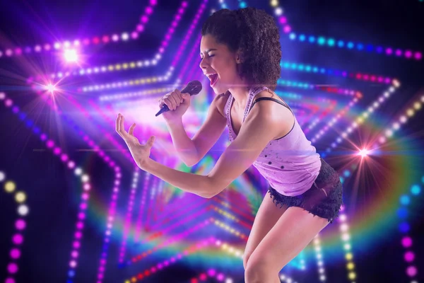 Girl singing — Stock Photo, Image