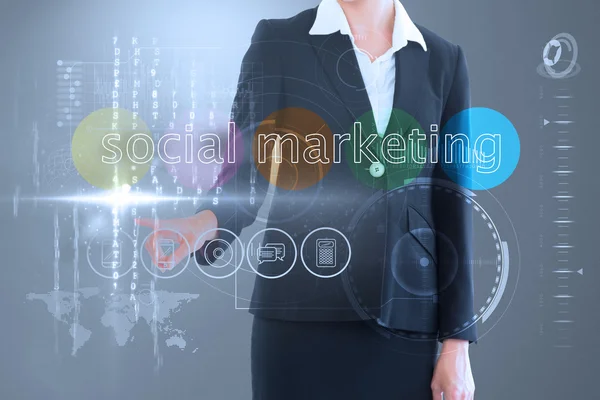 Imprenditrice toccare le parole di marketing sociale — Foto Stock