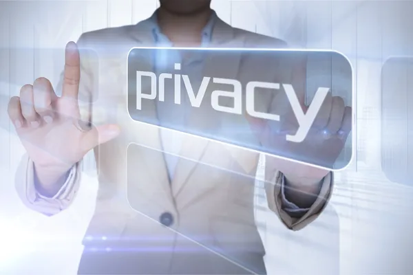 Empresaria presentando la palabra privacidad — Foto de Stock