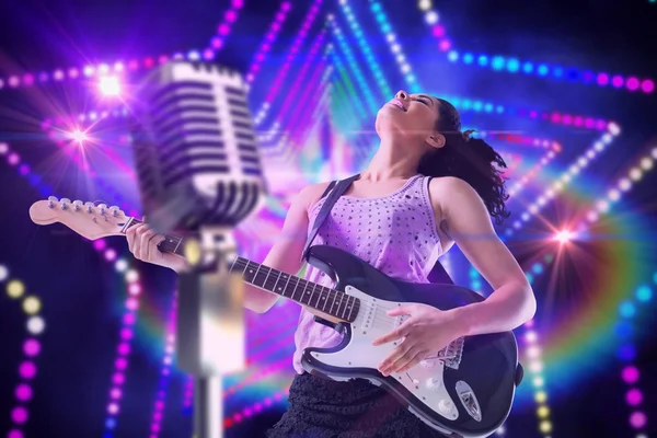 Girl playing guitar — Stock Photo, Image