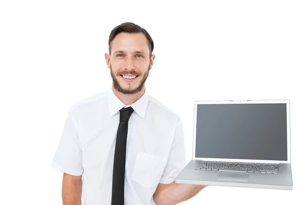 Hipster-Geschäftsmann zeigt seinen Laptop — Stockfoto