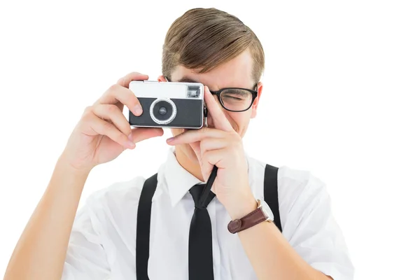 Geeky Hipster mit Retro-Kamera — Stockfoto