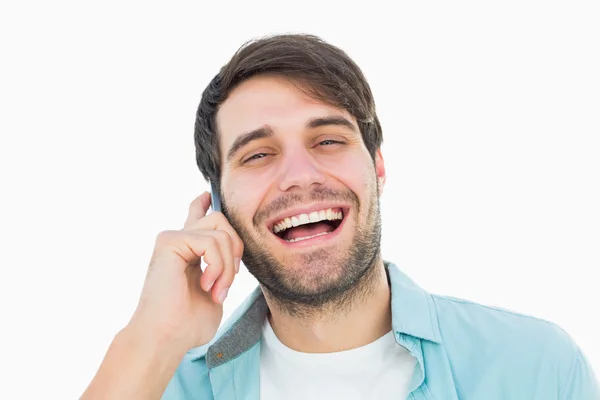 Glücklicher Gelegenheitsmensch telefoniert — Stockfoto