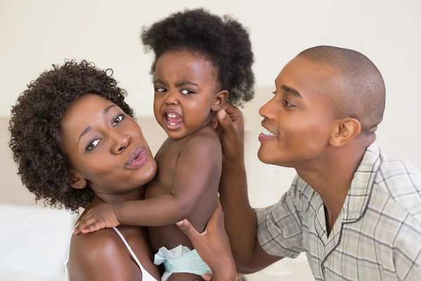 Padres felices con niña — Foto de Stock