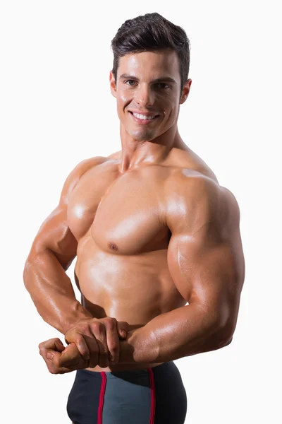 Retrato de um homem muscular sem camisa sorridente — Fotografia de Stock