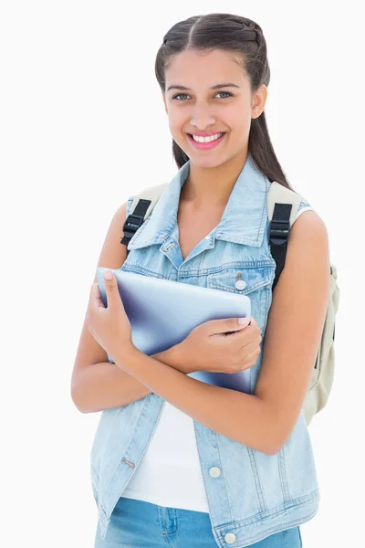 Estudante bonita segurando seu tablet pc — Fotografia de Stock