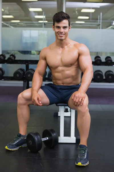 Porträtt av en bar överkropp muskulös man — Stockfoto