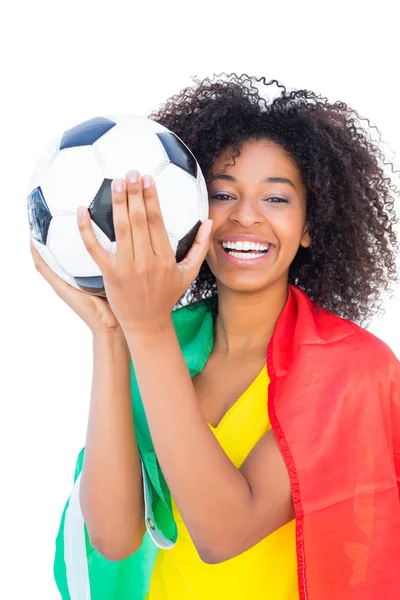 Ganska fotbollsfan med portugal flagga hålla bollen — Stockfoto