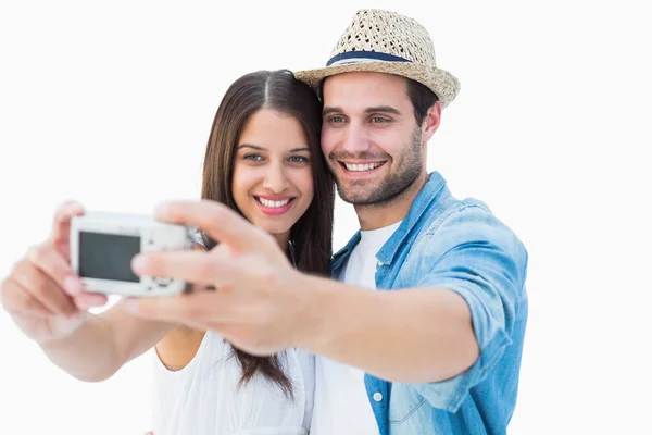 Hipster szczęśliwa para przy selfie — Zdjęcie stockowe