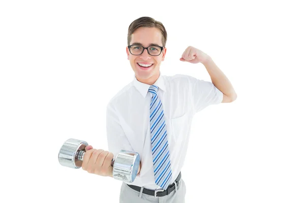 Geeky feliz homem de negócios levantando halteres — Fotografia de Stock